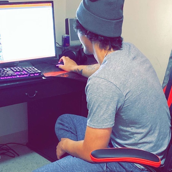 Meet your Posher, Angelo - Picture 4 of 4